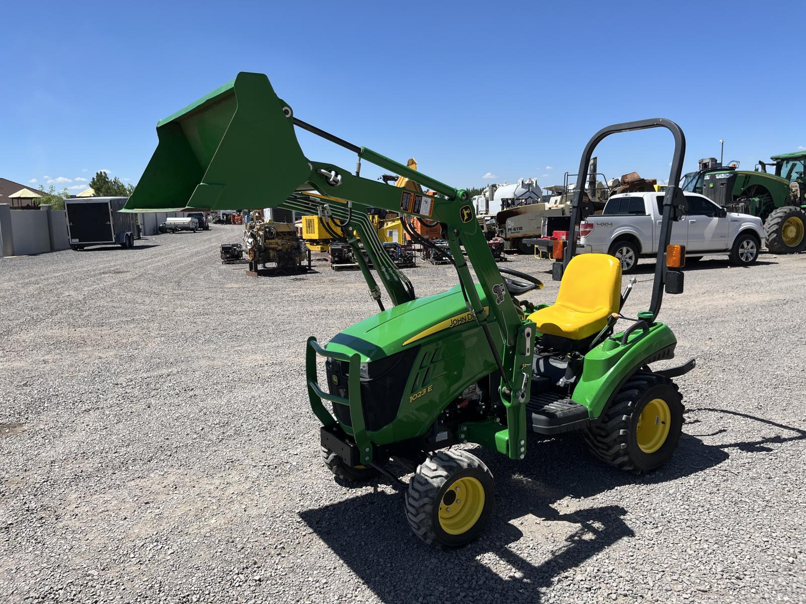 ./imagenes/INVOICE/2019/16954/TRACTOR JOHN DEERE 1023E (4).JPG